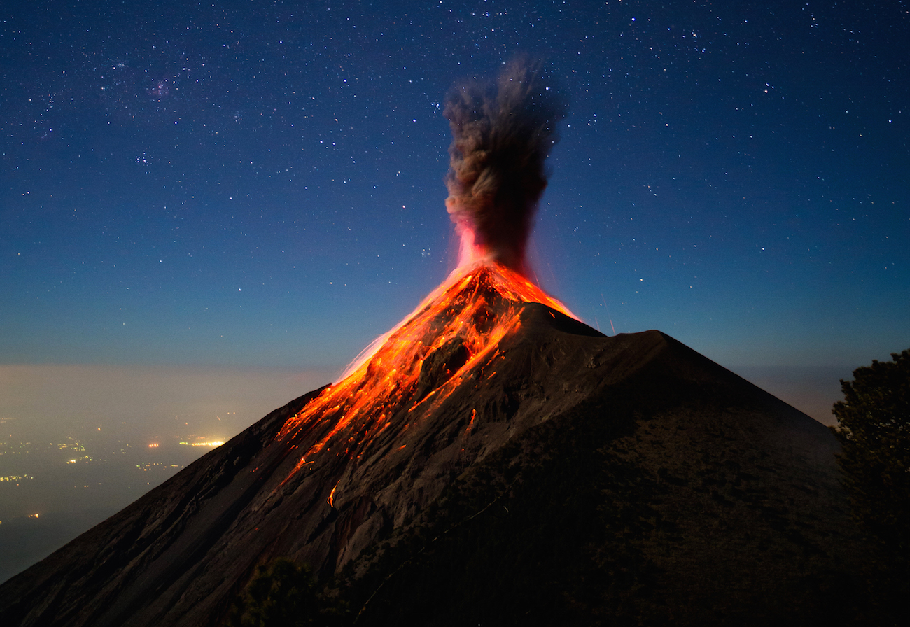  story behind these heart-stopping photos volcano fuego 
