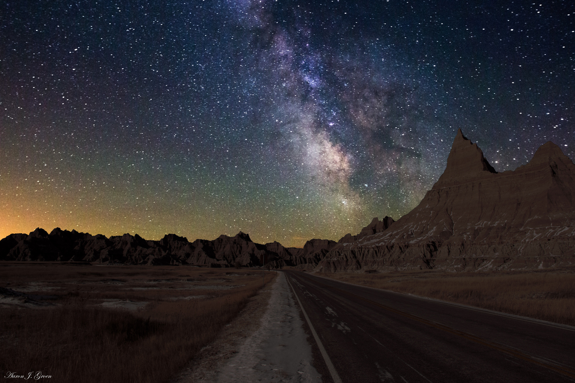 Weekly Monday Contest: On The Road Theme + Best Night Sky Photos
