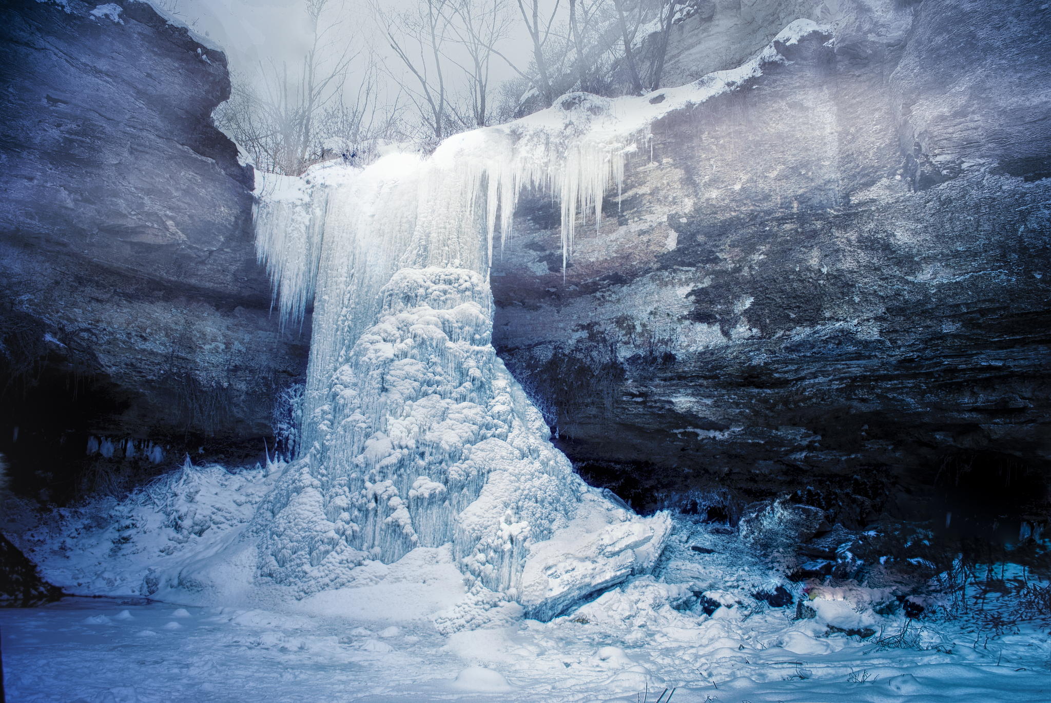 30 Fantastic Images Of Frozen Waterfalls Around The World