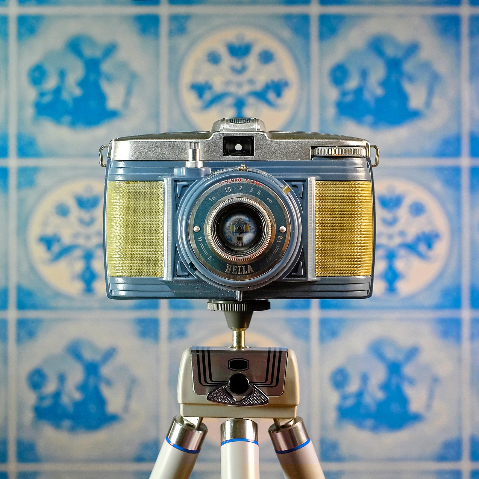 CameraSelfies: Vintage Cameras Join the Selfie Craze in Quirky 'Self-Portrait' Project