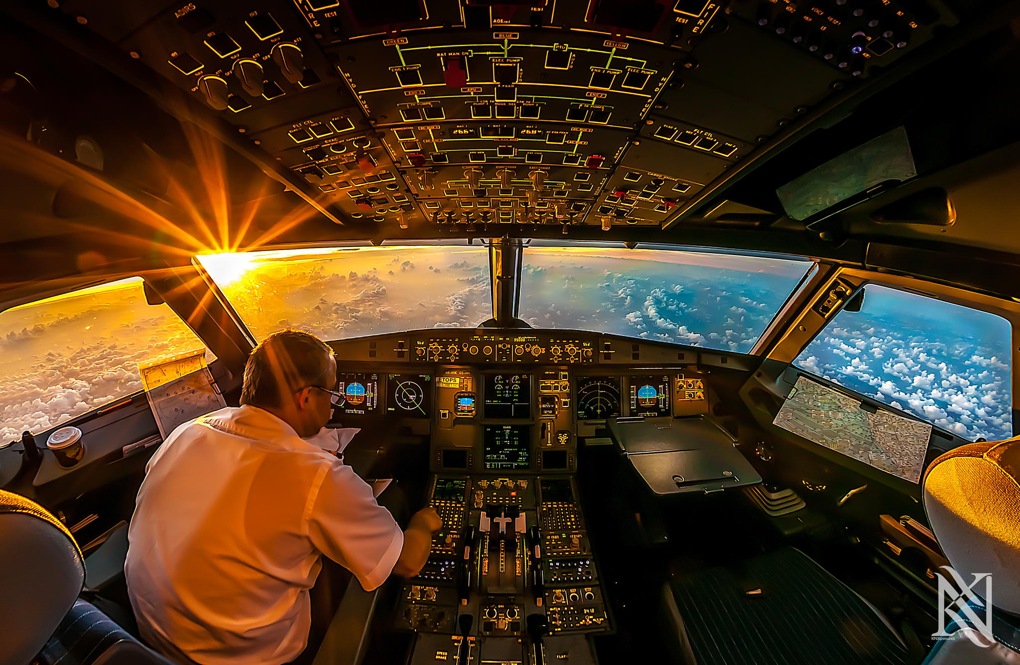25 Awesome In-Flight Photos Taken by Pilots from the Cockpit
