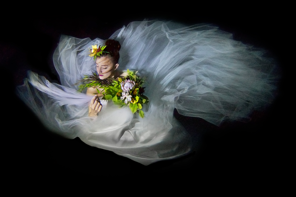 Underwater bride