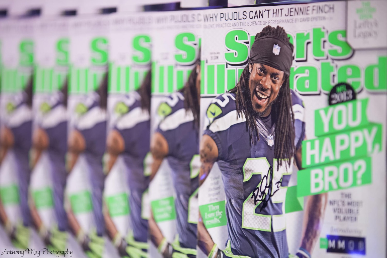 News Roundup: Sports Illustrated Fires All Its Staff Photographers, World's Largest Stop-Motion GIF, and More
