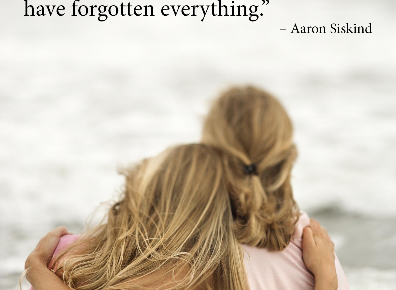 mother-and-daughter-at-the-beach-500px