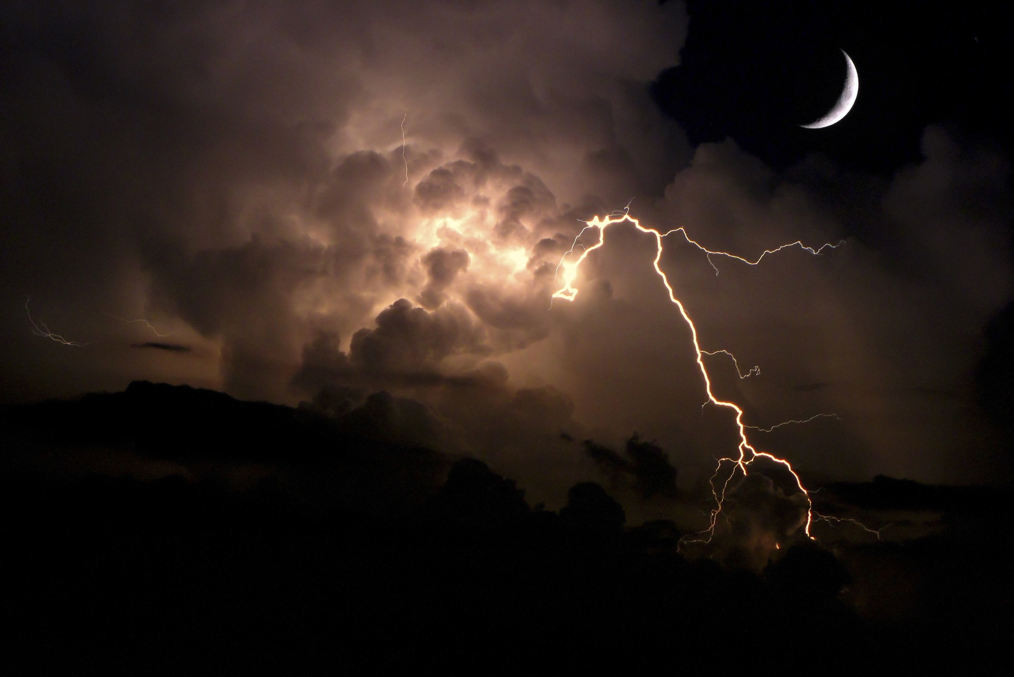 Tutorial: A Beginner's Guide to Photographing Lightning