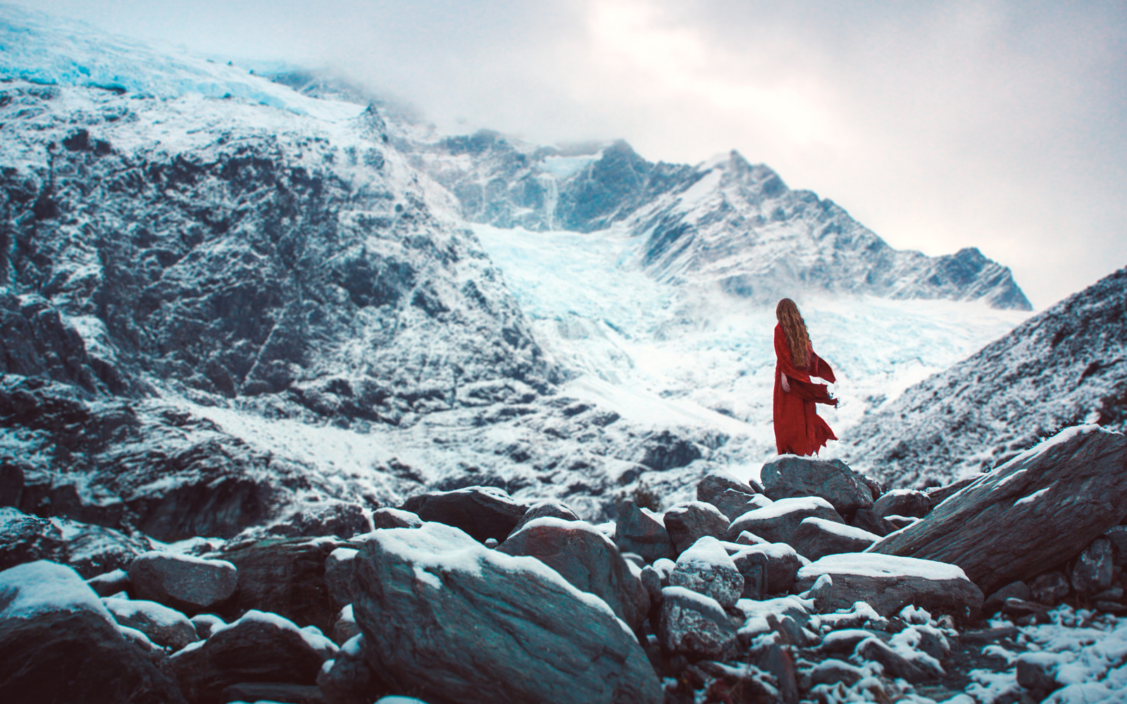 22 Amazing Outdoor Portraits by 22-Year-Old Lizzy Gadd