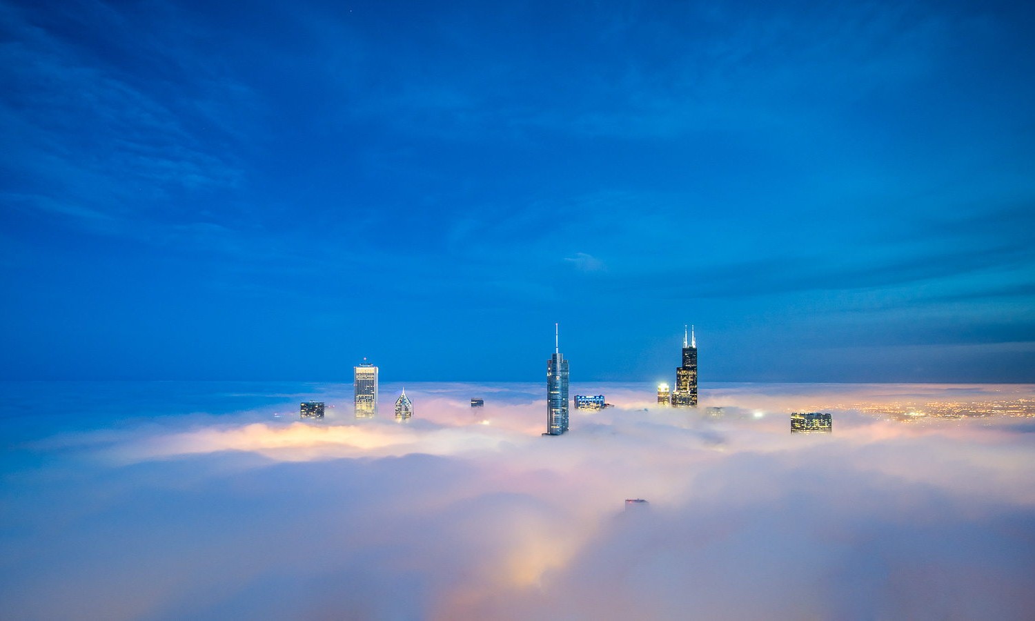 One Photographer's Quest to Capture Chicago Above the Fog