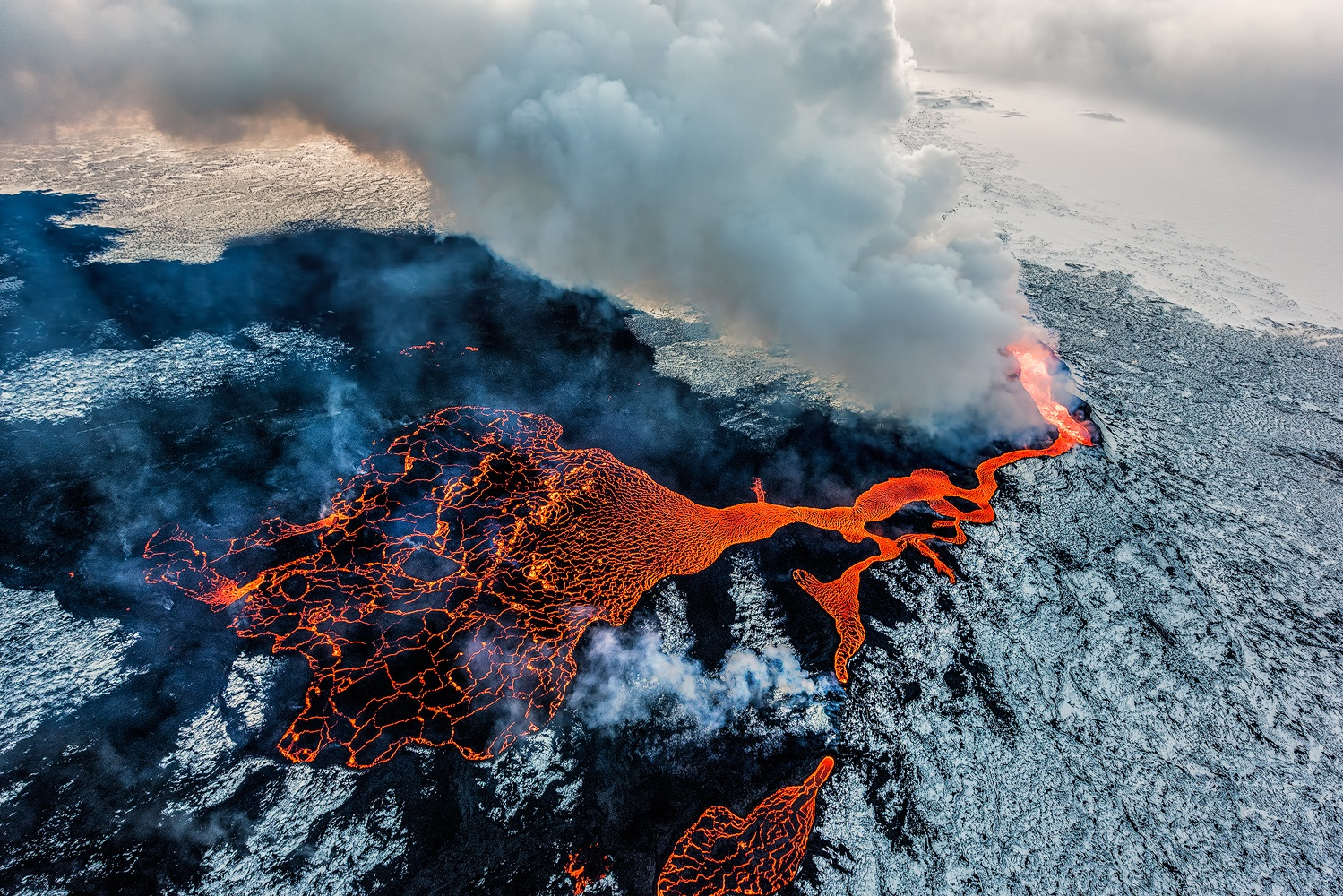 21 Awesome Aerial Photos of Erupting Volcanoes