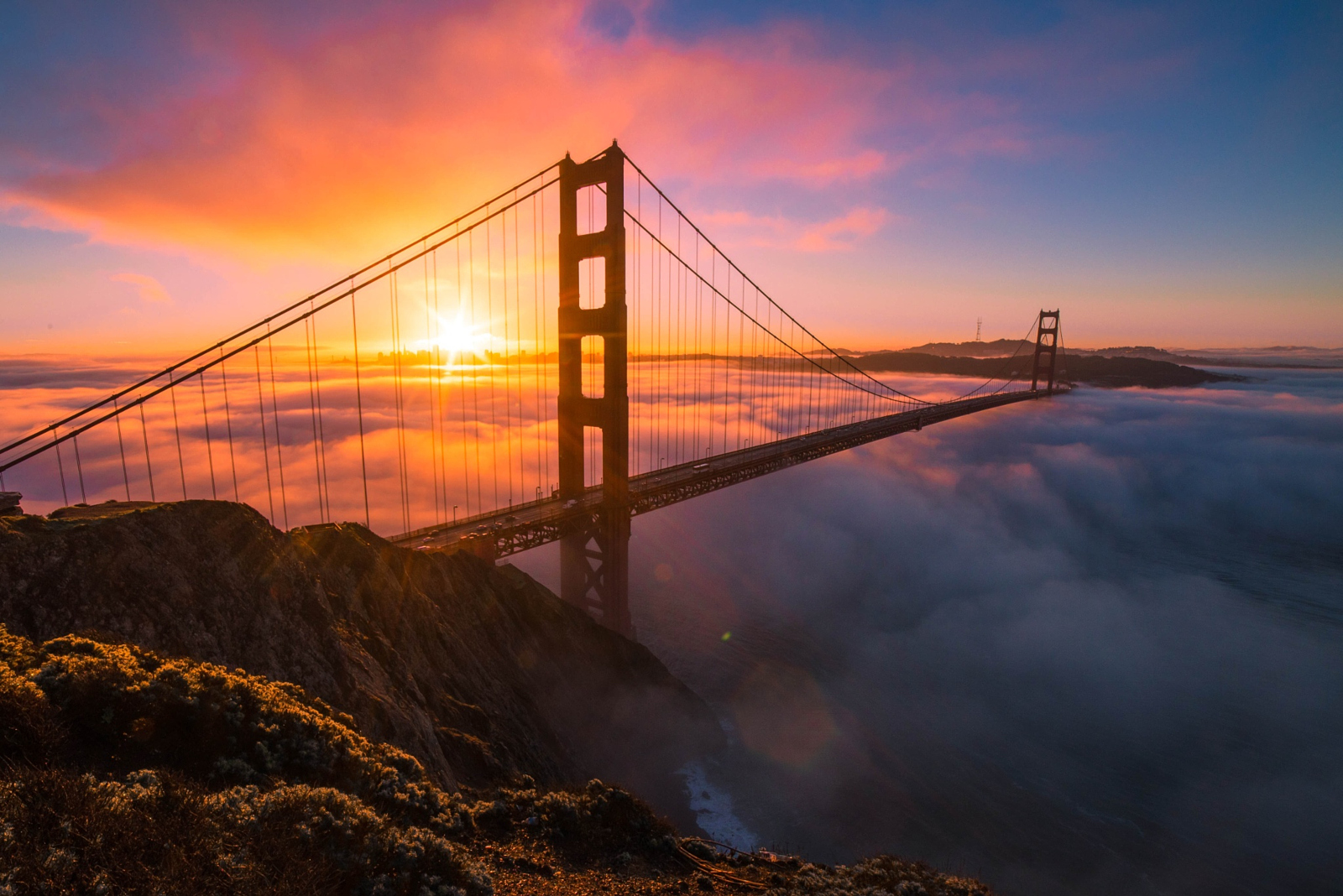 golden gate bridge at day