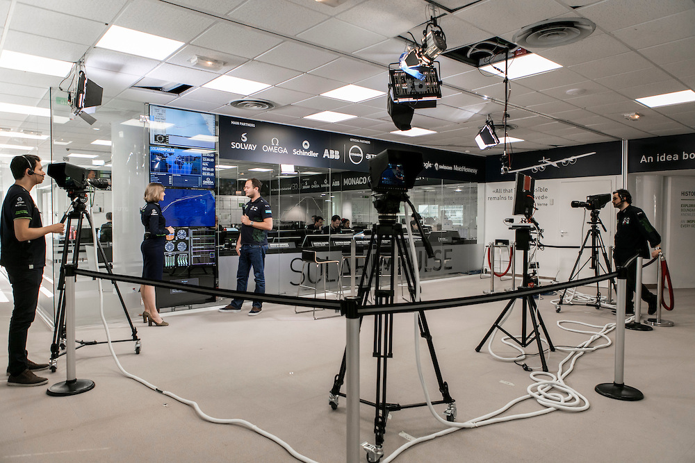 A Day in the Life of Solar Impulse Team, Flying Around the World With ...