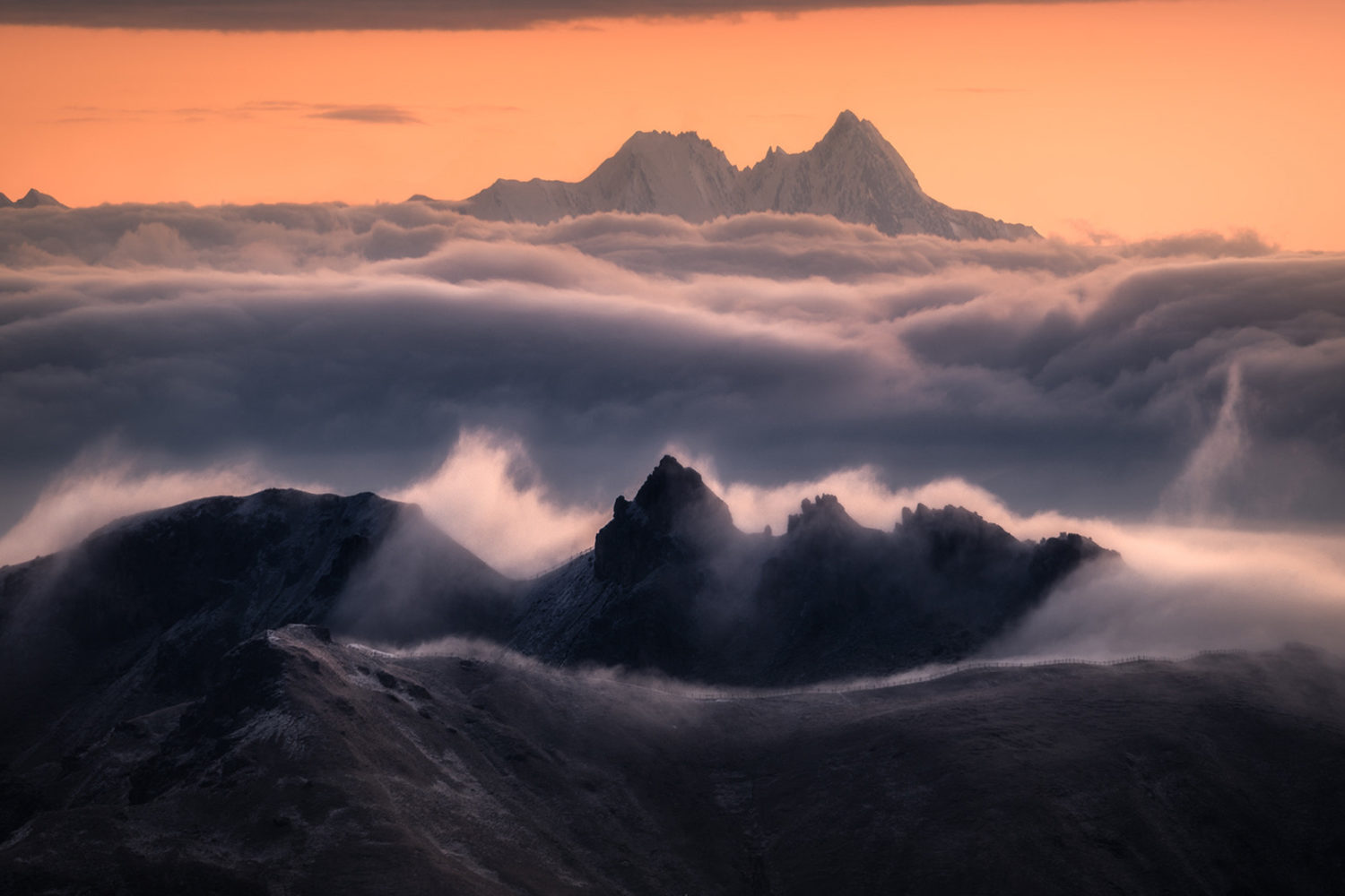 Expert tips on capturing moody, misty mountain photos
