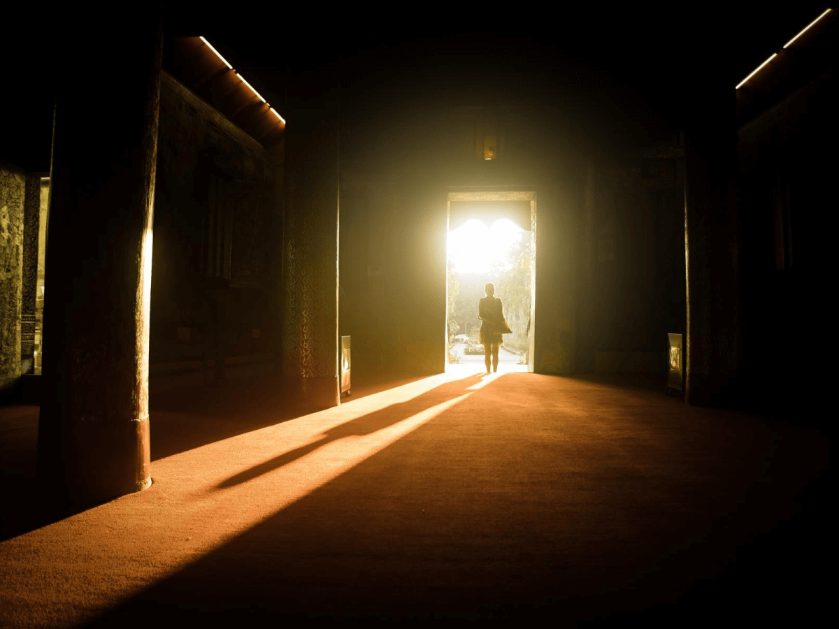 Shaping Mood with Dramatic Lighting and Contrast